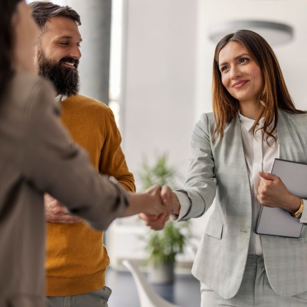 image - worker shake hands